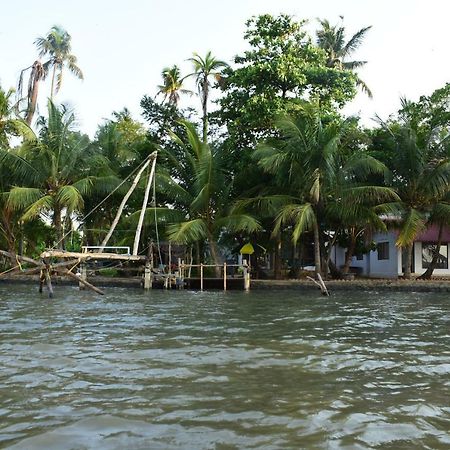 Cheenavala Fishing Homestay Kochi Exterior foto